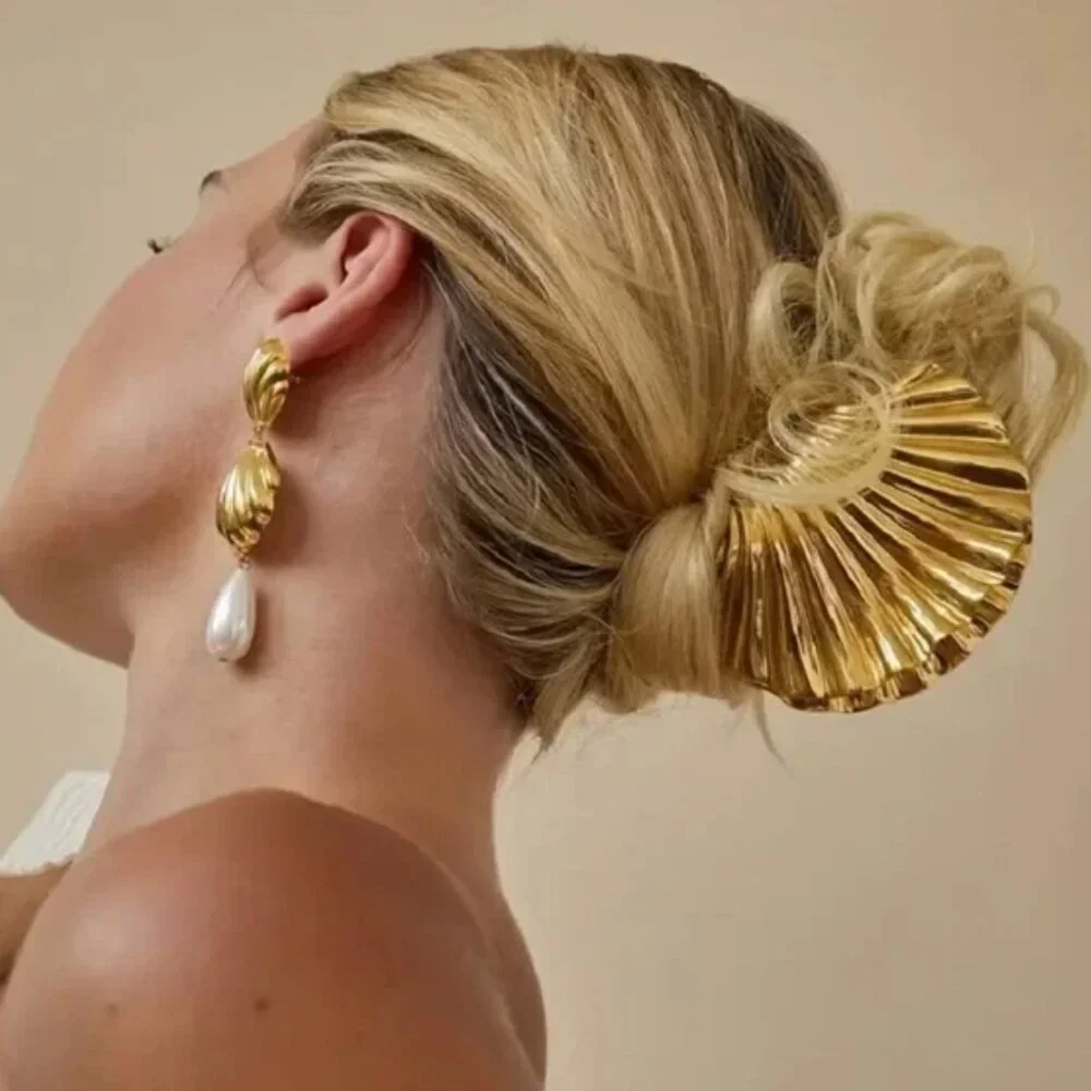 Gold Shell Hair Claw